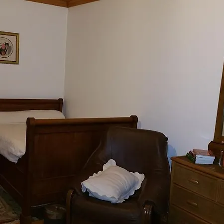 Pensión A Casa Da Serra - Local 3*