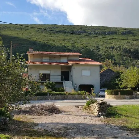 A Casa Da Serra - Local Гостевой дом 3*